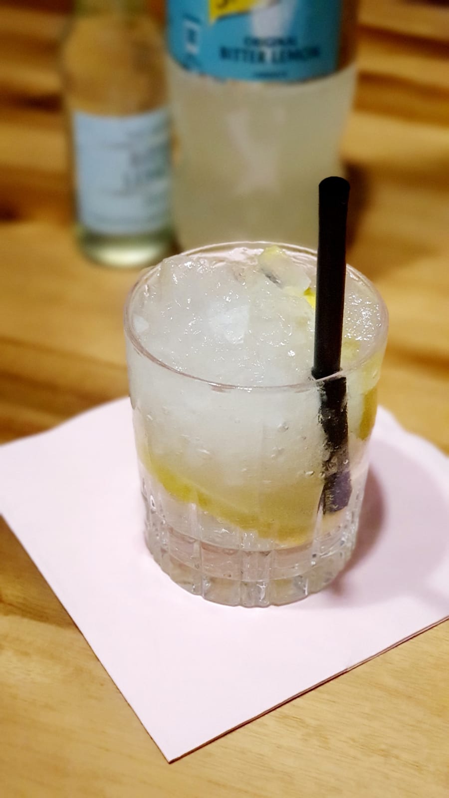 Gin mit Bitter Lemon: Gin Tonic´s kleiner Bruder - Gin kaufen